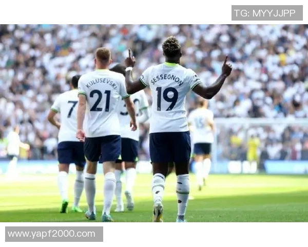 利兹联队与狼队激战正酣谁能在英超赛场上笑到最后